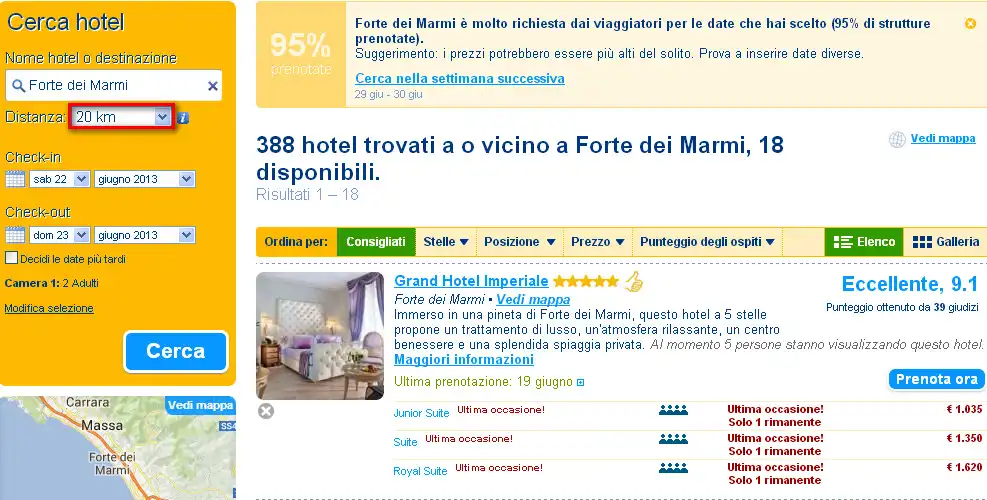 Schermata di ricerca hotel su Booking.com per la zona di Forte dei Marmi con risultati e mappa.
