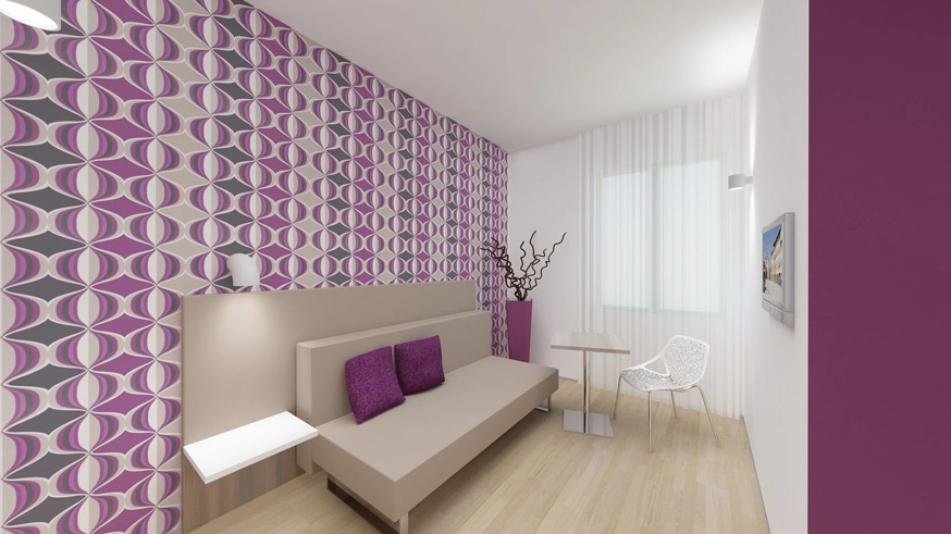 Sala moderna con carta da parati viola e divano