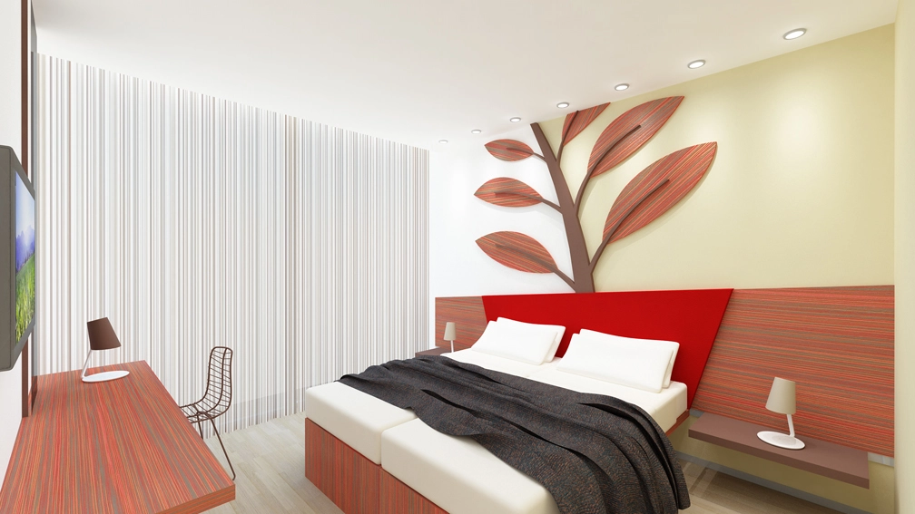 Camera d'hotel con letto matrimoniale, decorazioni a tema natura in colore rosso e arredamento elegante.