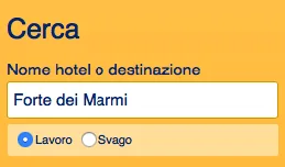 Campo di ricerca di Booking.com con "Forte dei Marmi" inserito come destinazione e opzioni per selezionare viaggio di lavoro o svago.