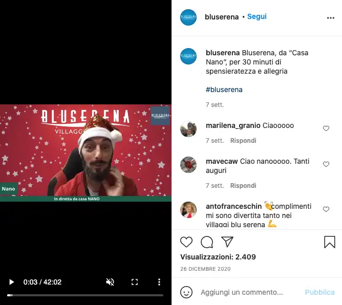 Video IGTV di un animatore di Bluserena che trasmette allegria e divertimento con cappello di Babbo Natale.